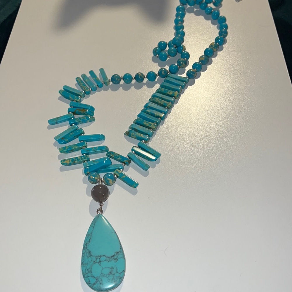 Chicos Long Turquoise Necklace. Chicos Faux Turquoise Beaded Necklace